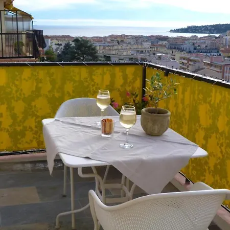 Le Patricia Ментона